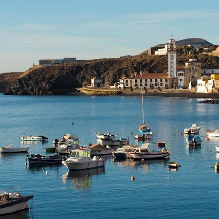 The Resthouse * كانديلاريا